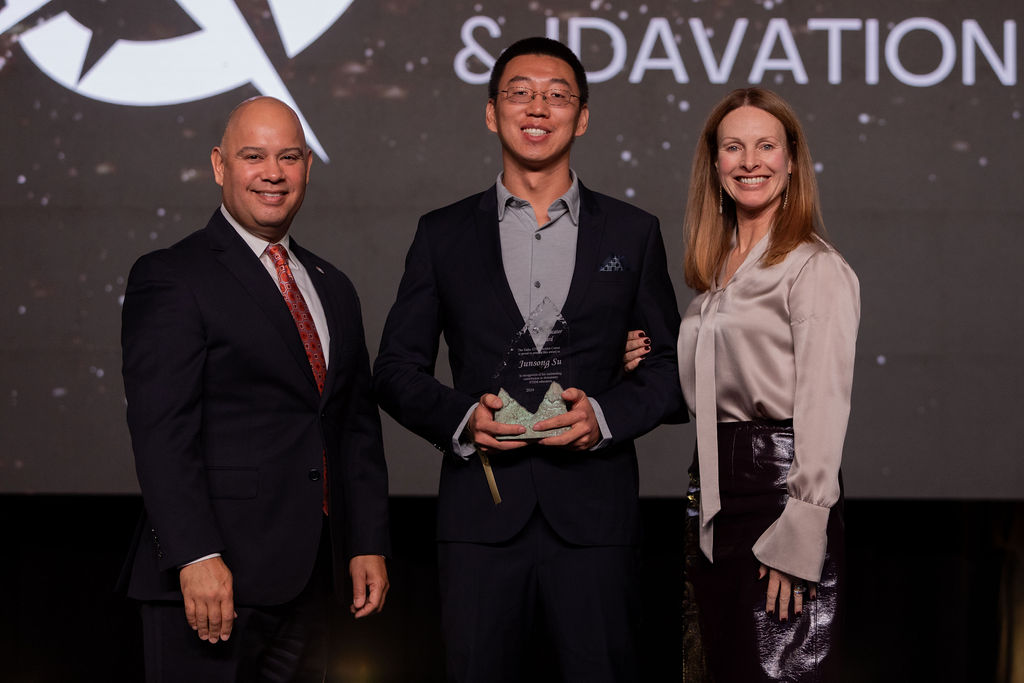 Junsong Su, Winner of 2024 Sawtooth Educator Award